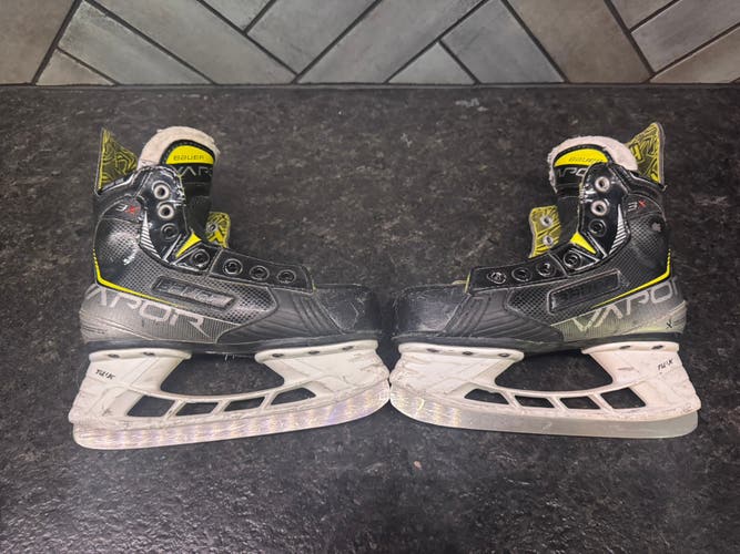 Black 2021 Bauer Vapor 3X Hockey Skates Regular Width 13.5 (Used)