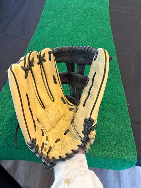 Baseball Glove: Wilson baseball glove, A600 series.sz: 13”