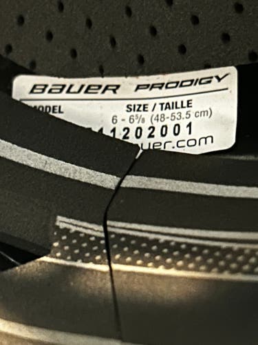 Small Bauer Prodigy Helmet (Used)