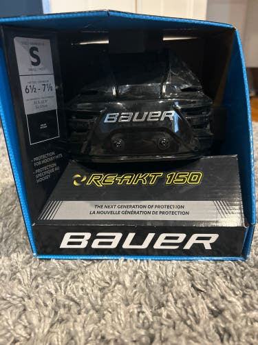 Small Bauer Re-Akt 150 Helmet (New)