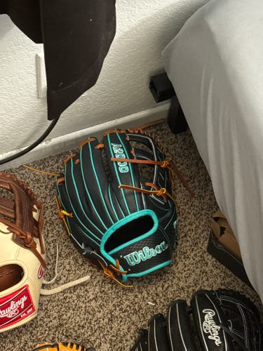 Wilson A2000 1716 11.5" Custom