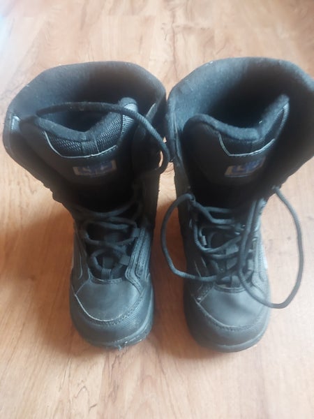 2Y (Big Kids / Youth) LTD Snowboard Boots (Used)