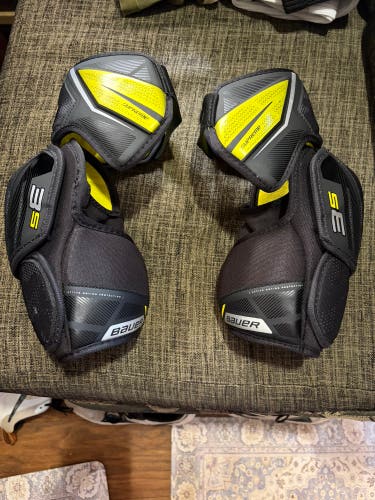 Senior Medium Bauer Supreme 3S Elbow Pads (Used)