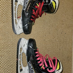 Black/Yellow 2022 Bauer Vapor 3X Hockey Skates Regular Width Size 3.5 (Used)