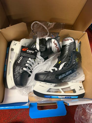 *BRAND NEW PROSHOP SALE* Bauer Vapor Hyperlite 2 Hockey Skates 7 FIT 2
