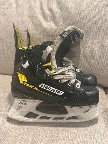 Black 2022 Bauer Supreme M4 Hockey Skates Regular Width Size 3.5 (Used)