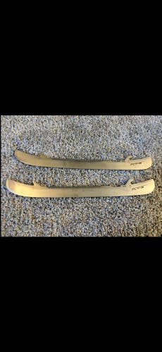 Bauer Fly-X 272 mm runners