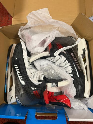 *BRAND NEW PROSHOP SALE* Bauer Vapor X5 Pro Hockey Skates 9.5 (New) FIT 2