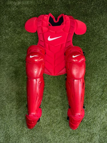 Nike Diamond Elite Catcher’s Gear Set Red 17”