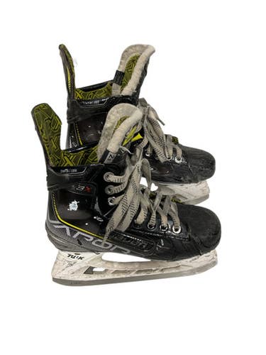 Used Bauer VAPOR X 3.0 Junior Hockey Skate Junior 02.5 11847-S000033438