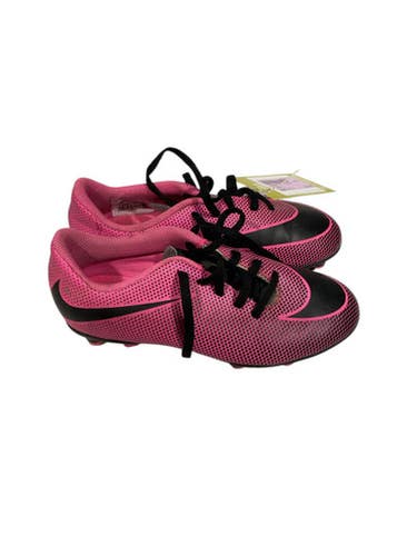 Used Nike Soccer Cleats Pink Junior 01.5 11847-S000033499