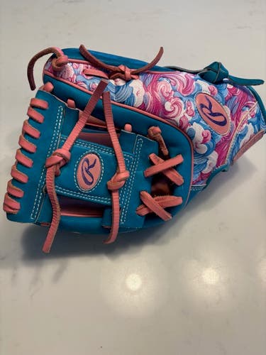 Infield RH Rawlings Heart of the Hide Baseball Glove 11.5" (Used)