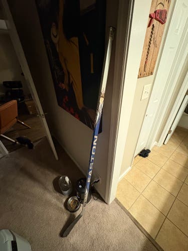 Senior Easton S19 Right Handed Hockey Stick 85 Flex (New)