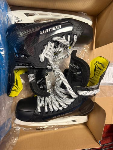*BRAND NEW PROSHOP SALE* Bauer Ignite Pro+ Hockey Skates 10