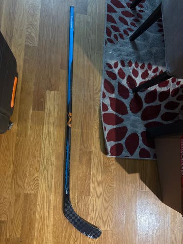 Senior Bauer Nexus E4 Right Handed Hockey Stick P92 65 Flex (Used)
