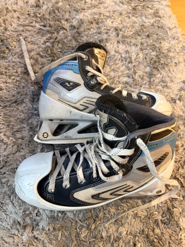 CCM Vector 4.0 Pro Hockey Goalie Skates Regular Width 7.5 (Used)