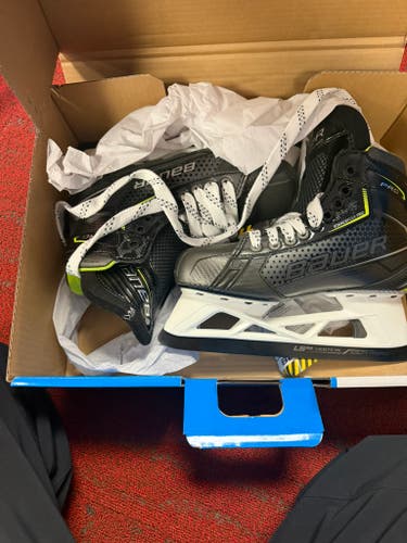 *BRAND NEW PRO SHOP SALE* Bauer Pro Hockey Goalie Skates 7 FIT 2 (New)