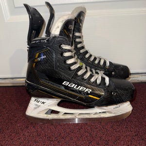 Senior Bauer Supreme M5 Pro Hockey Skates 8.5 (Used)