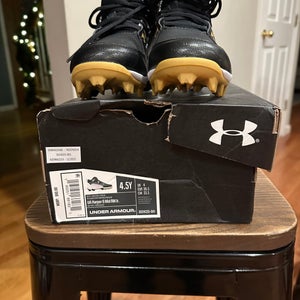 Black Kid's 4.5Y (Big Kids / Youth) Youth Under Armour High Top (New)