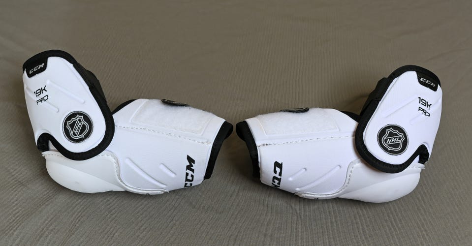 Senior Large CCM 19K Elbow Pads Pro Stock (New)
