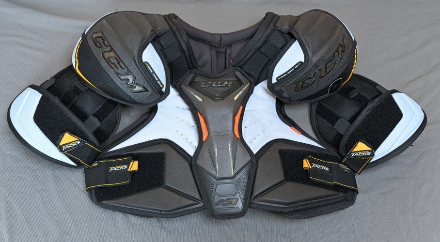 Men's Large Senior CCM Super Tacks AS1 Shoulder Pads (Used)