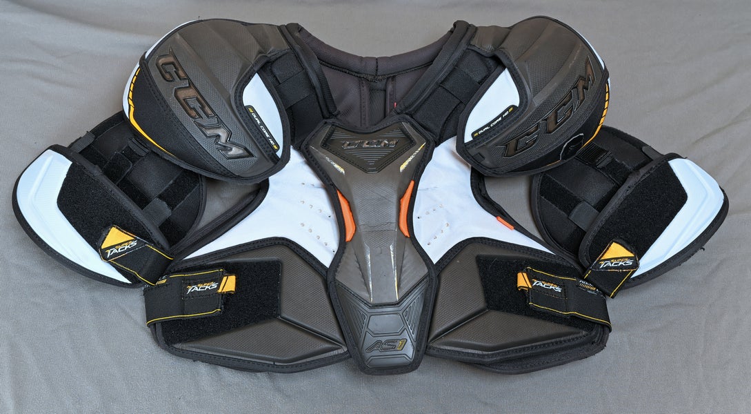 Men's Large Senior CCM Super Tacks AS1 Shoulder Pads (Used)
