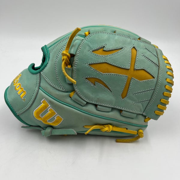 Wilson A2000 B23 12” Pitchers Infield Baseball Glove