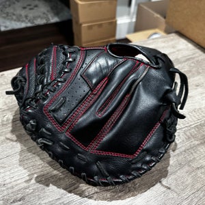 Under Armour UACM-100Y RH Catcher's Baseball Glove 31" (Used)