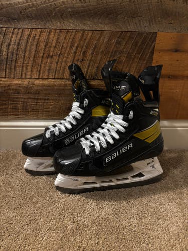 Bauer Supreme Ultrasonic Hockey Skates Regular Width Size 6.5 (Used)