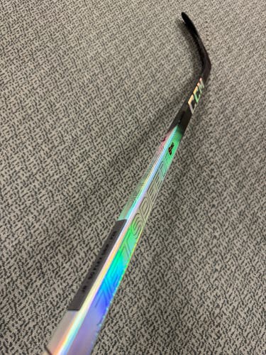 Junior CCM JetSpeed FT8 Pro Right Handed Hockey Stick P28 50 Flex (New)