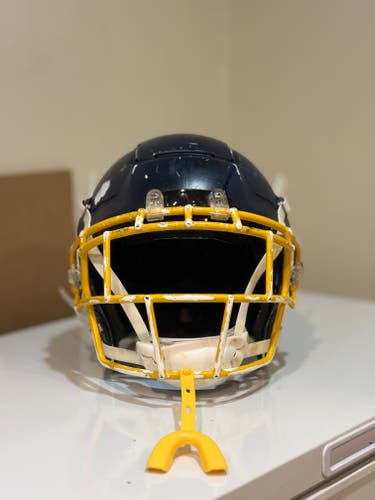 Adult Extra Large Schutt F7 Helmet (Used)