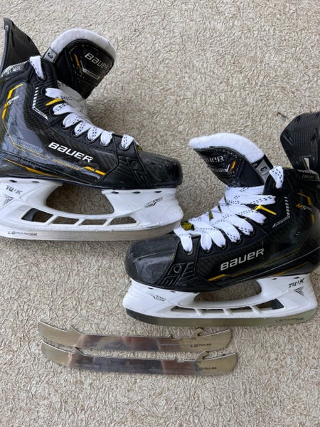 Bauer Supreme M5 Pro Hockey Skates Regular Width Size 3 (Used)