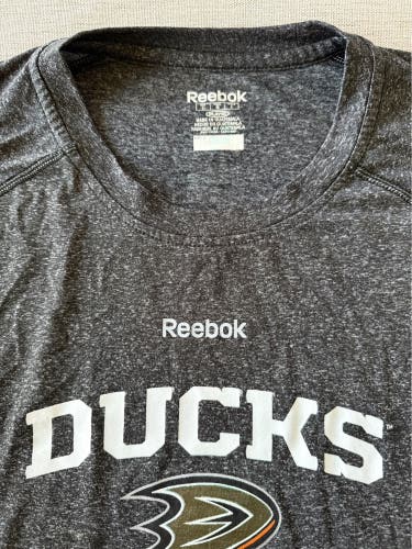 Anaheim Ducks NHL Speedwick Locker Room T-Shirt Reebok (Used)