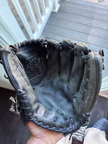 Wilson A1000 RH Infield Baseball Glove 12" (Used)