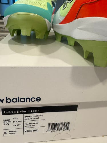 Lindor 3 Youth Baseball Cleats 3.5y