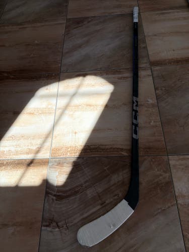 Junior CCM Ribcor Trigger 9 Pro Right Handed Hockey Stick P88 40 Flex (Used)