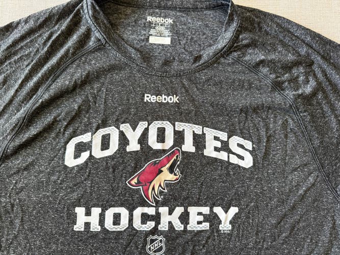 Phoenix Coyotes NHL Speedwick Locker Room T-Shirt Reebok (Used)