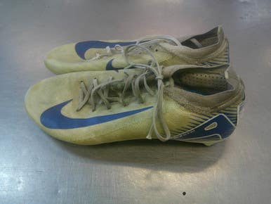 Used Nike Soccer Cleats Grey Youth 10.0 11339-S000200474