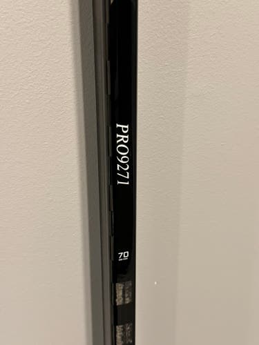 PRO9271 (ST: MALKIN W P92 SHAPE) - OG (BLUE) - PRO STOCK HOCKEY STICK - RIGHT (New)