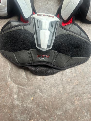 Large Junior CCM JetSpeed FT4 Pro Shoulder Pads (Used)