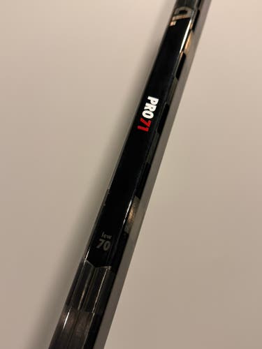 PRO71 (ST: MALKIN PRO) - VX - PRO STOCK HOCKEY STICK - RIGHT
