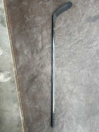 Intermediate Bauer Proto-R Right Handed Hockey Stick P28 50 Flex (Used)