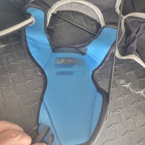 Bauer GSX Goalie Chest Protector Jr S/M – Good Condition