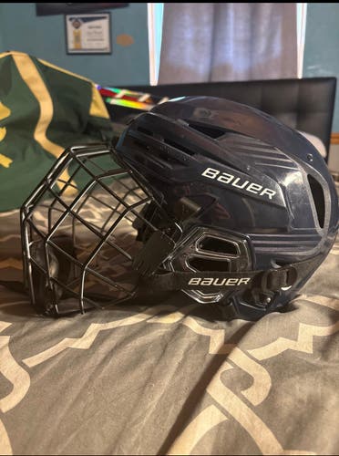 Small Bauer Re-Akt 85 Helmet (Used)