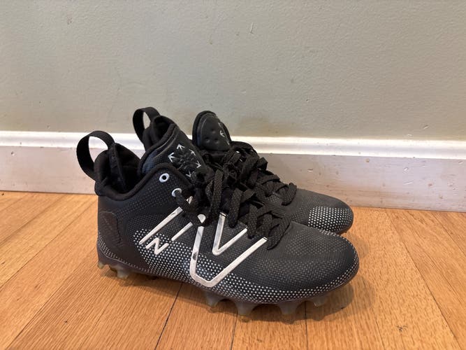 Black Men's Size 5.5 New Balance High Top Lacrosse Cleats (Used)