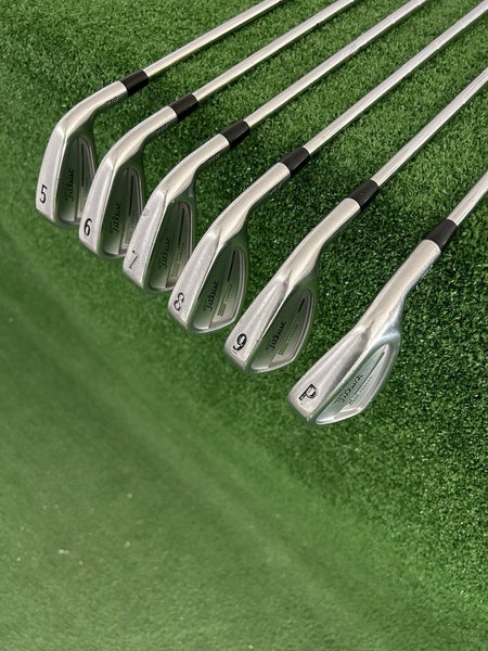 Ensemble fer à repasser Titleist CB 714 8S rigide droitier 9208
