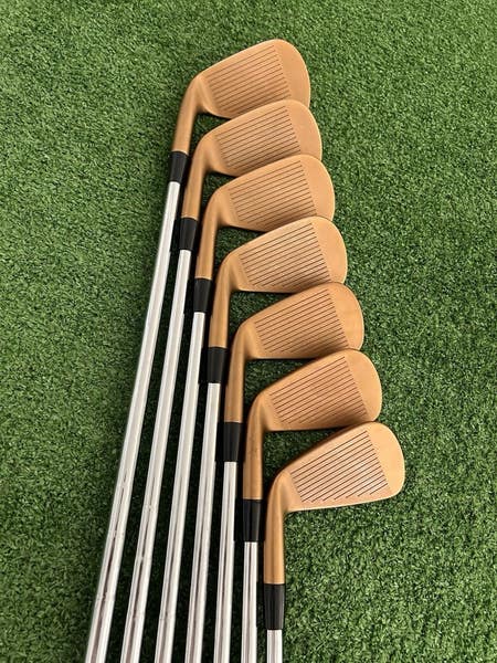 Cobra King Tour Mim Copper Forged Iron Set 4-P / NS Pro Modus Tour