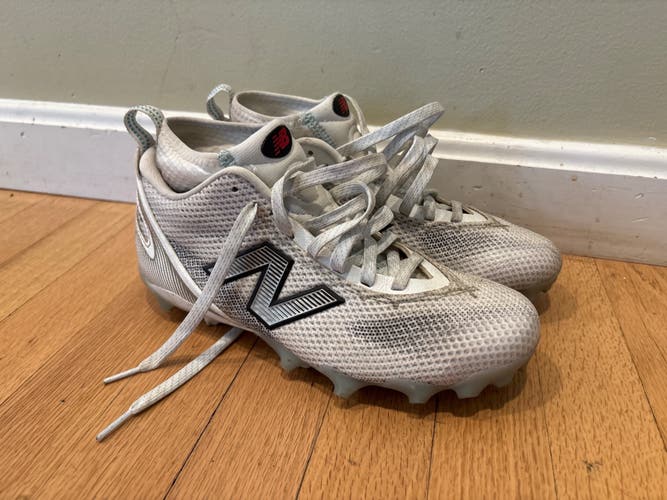 Men's size 6.5 New Balance High Top Lacrosse Cleats (Used)