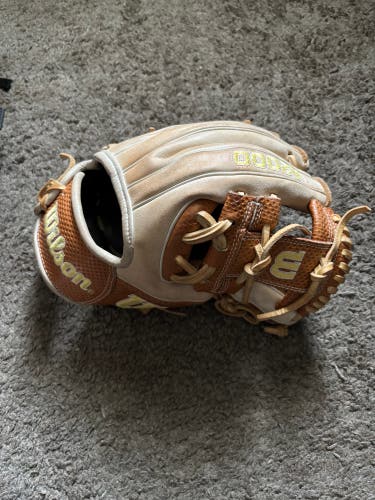 2021 Wilson A2000 RH Infield Baseball Glove 11.5" (Used)