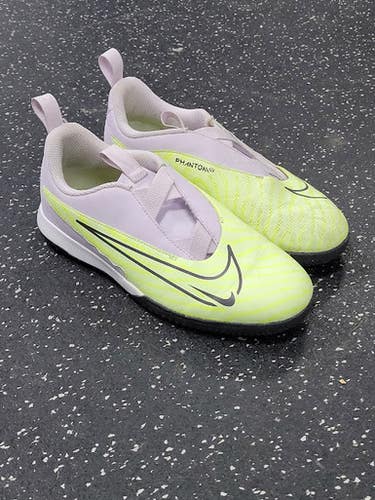 Used Nike Soccer Indoor Shoes Grey Junior 05 11849-S000037371